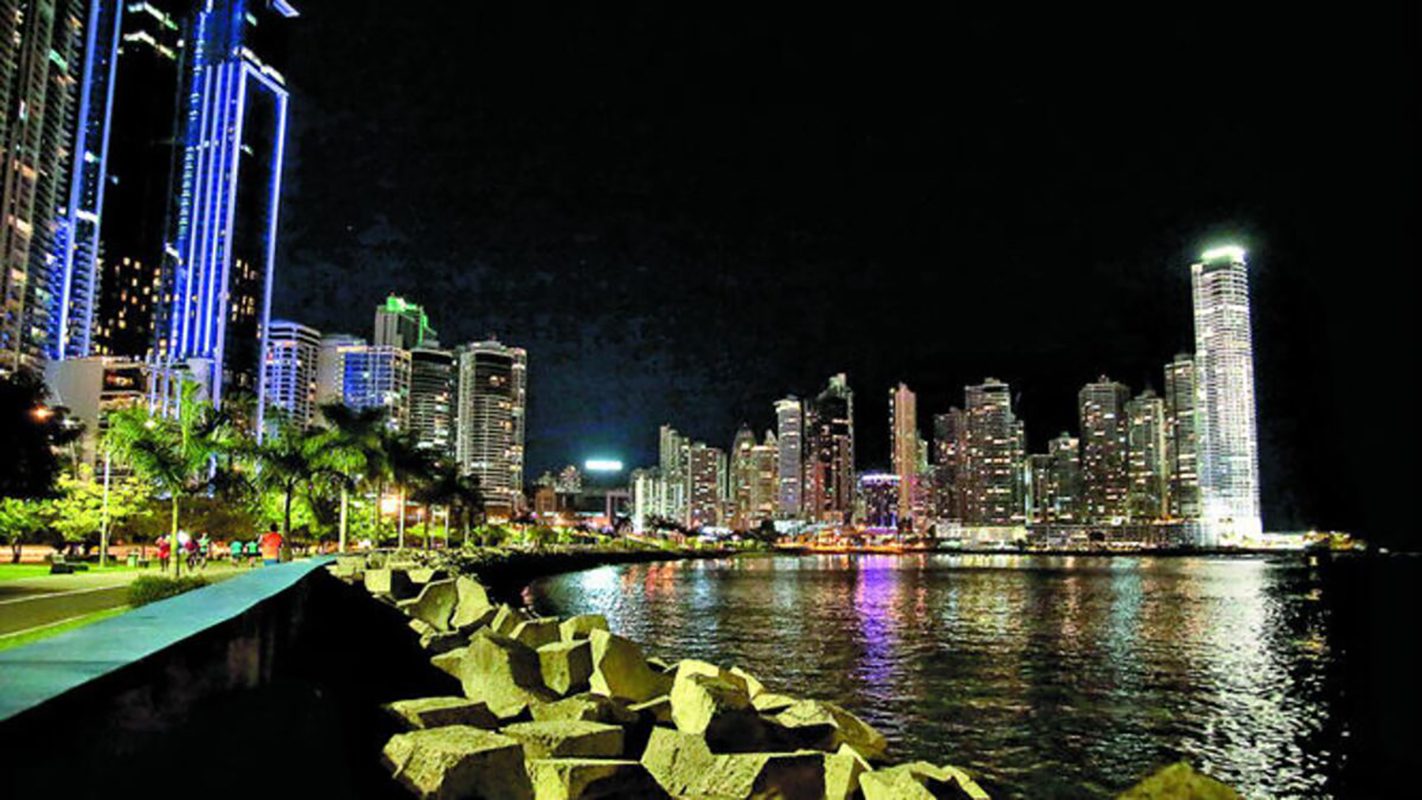 CityTour Nocturno Panamá: Causeway y Casco Viejo