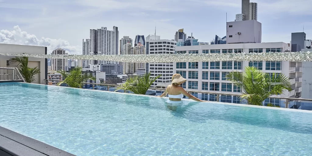 Vista de la ciudad desde piscina gran evenia panama