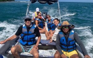 Navegando en lancha tour a portobelo colón