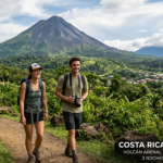 Pareja disfrutando costa rica