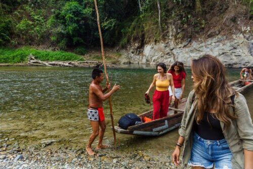 small-Emberá Purú Biakirú typical dances, Chagres river, Panamá